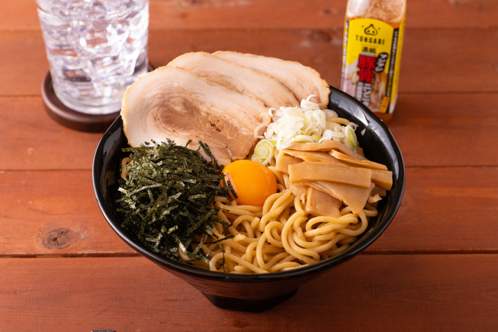 TONGARI大本命！豚骨ニンニクがマシマシのまぜそば！！